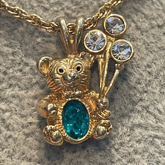 Adorable Bear & Balloons Green Belly Pendant Necklace in Gold Tone - Picture 1 of 7